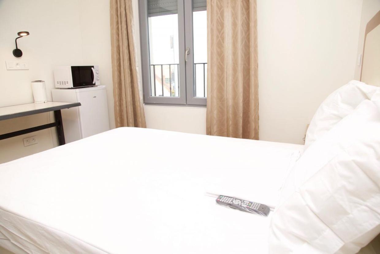 Hotel Le Privilege La Courneuve Extérieur photo