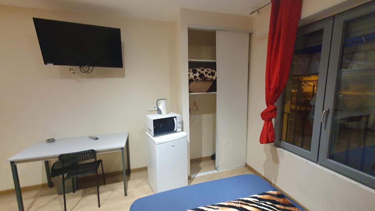 Hotel Le Privilege La Courneuve Extérieur photo
