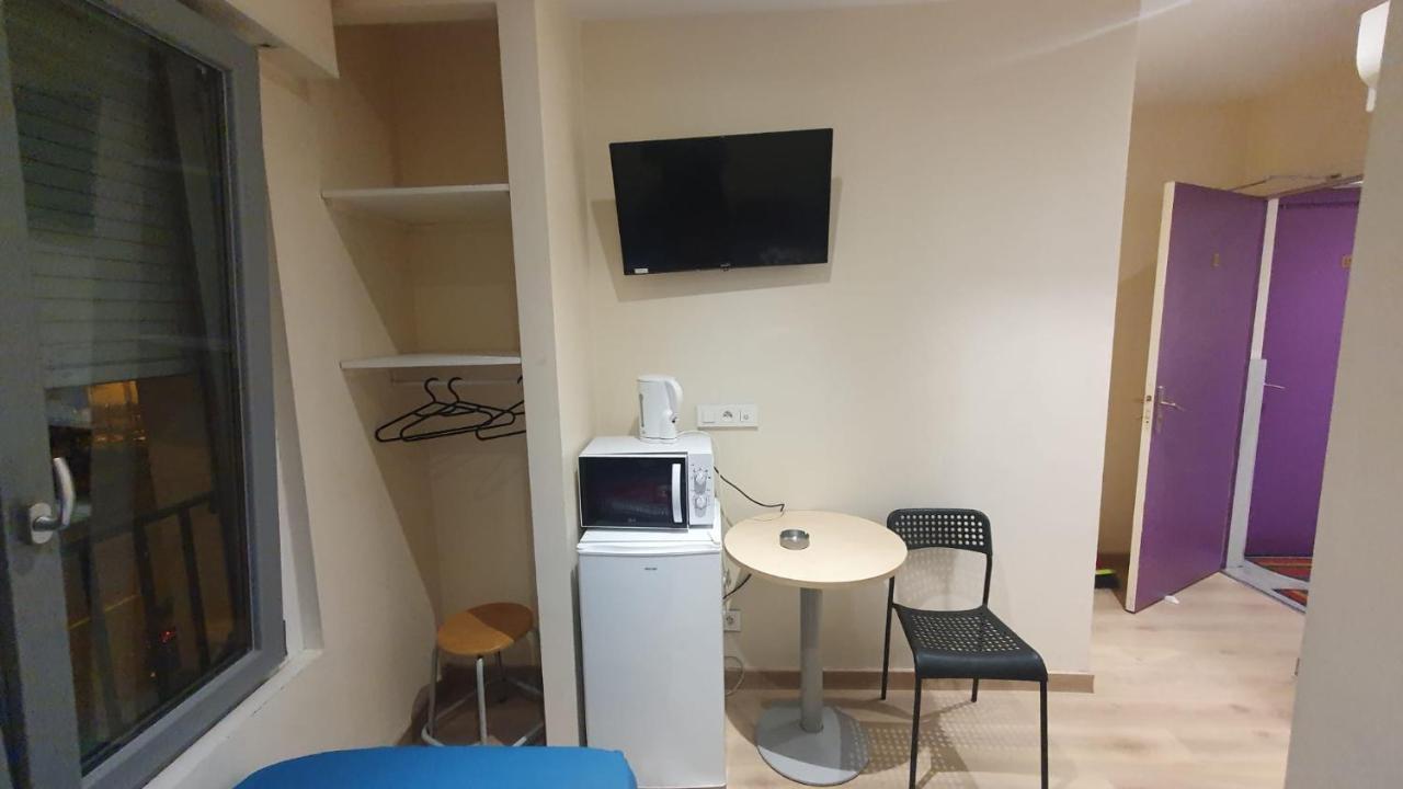 Hotel Le Privilege La Courneuve Extérieur photo