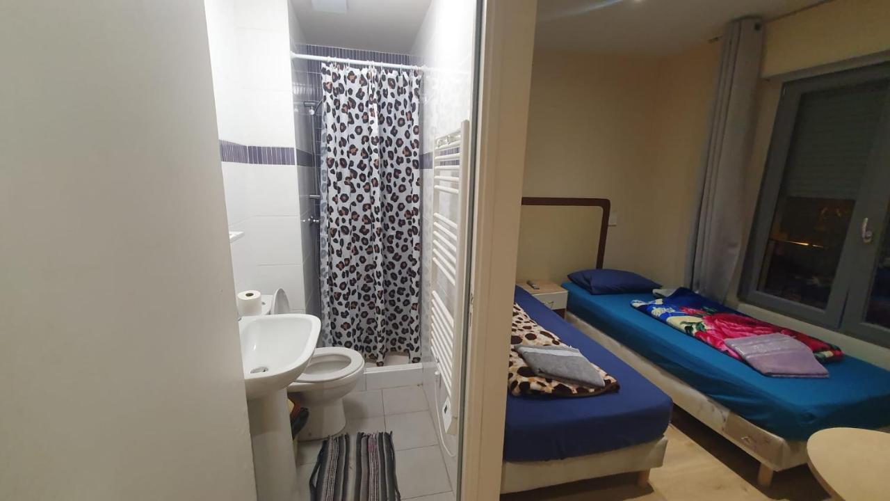 Hotel Le Privilege La Courneuve Extérieur photo