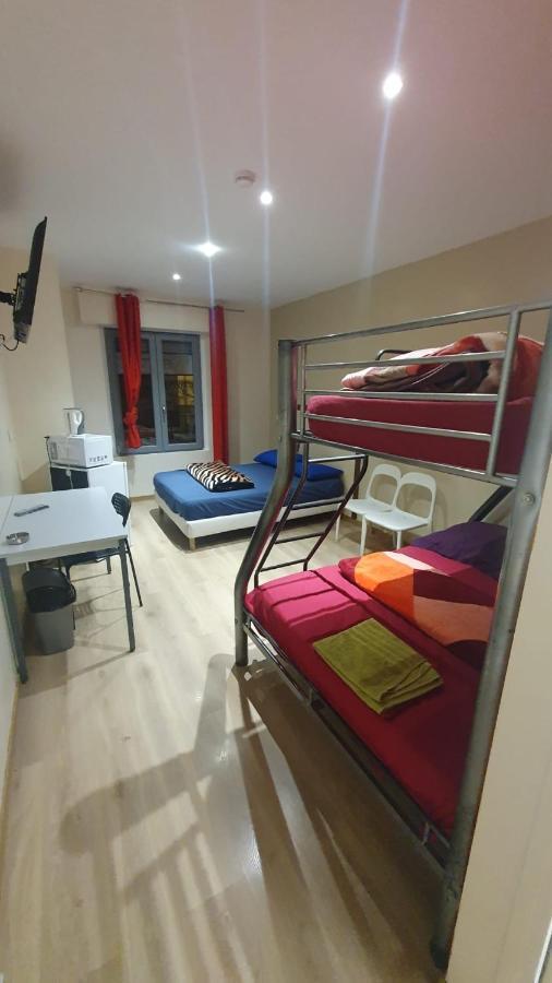 Hotel Le Privilege La Courneuve Extérieur photo