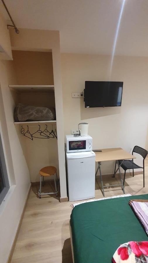 Hotel Le Privilege La Courneuve Extérieur photo