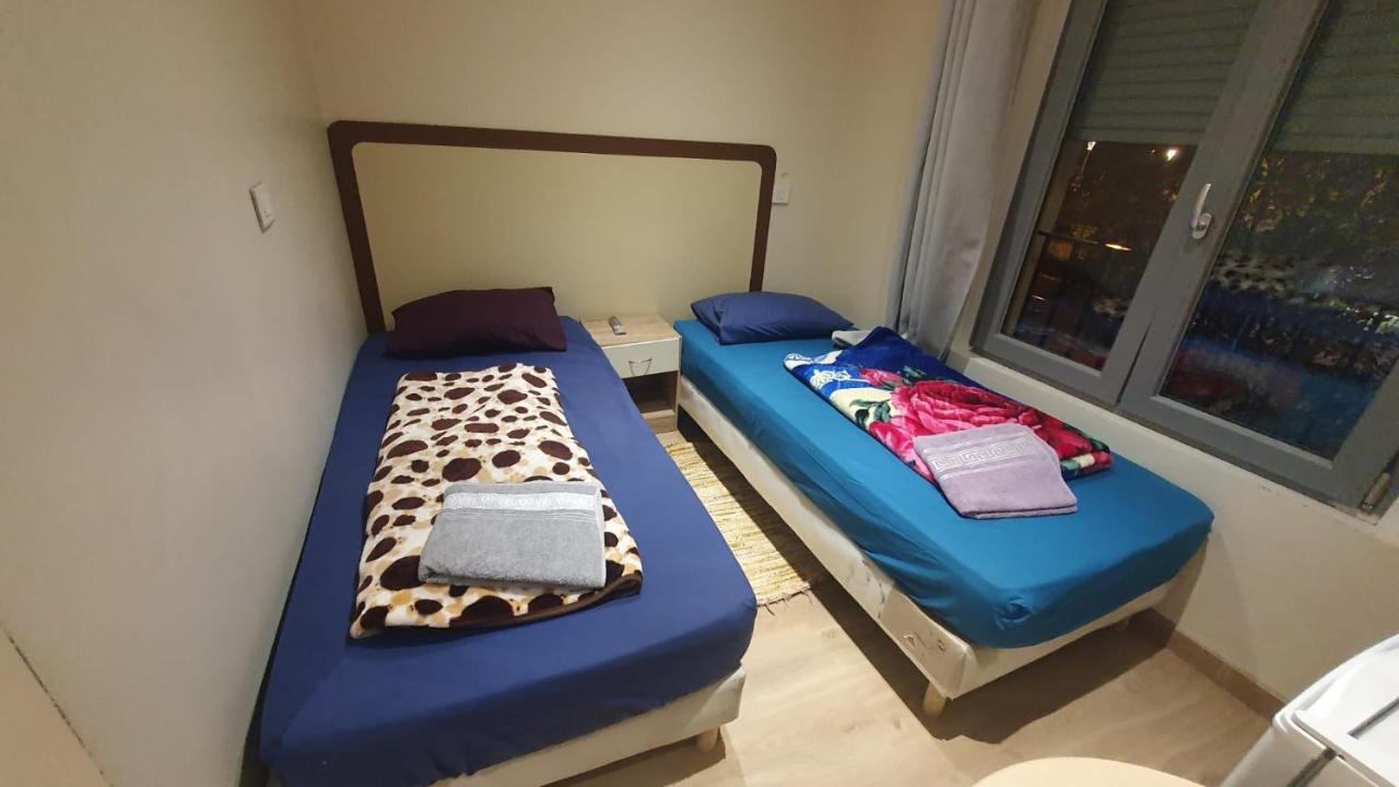 Hotel Le Privilege La Courneuve Extérieur photo